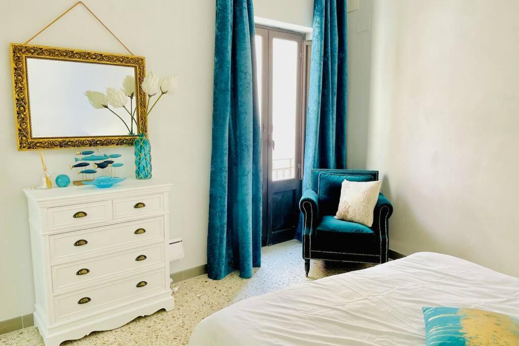 Trapani Centro Storico Apartment, Great Central Location! All New Furniture And Appliances! Екстер'єр фото
