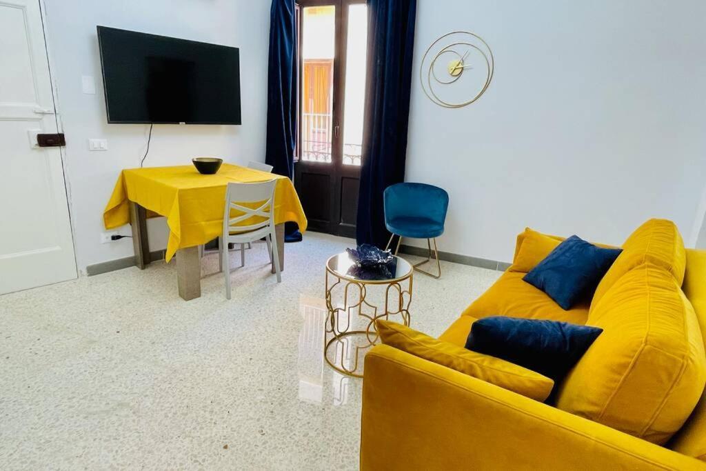 Trapani Centro Storico Apartment, Great Central Location! All New Furniture And Appliances! Екстер'єр фото