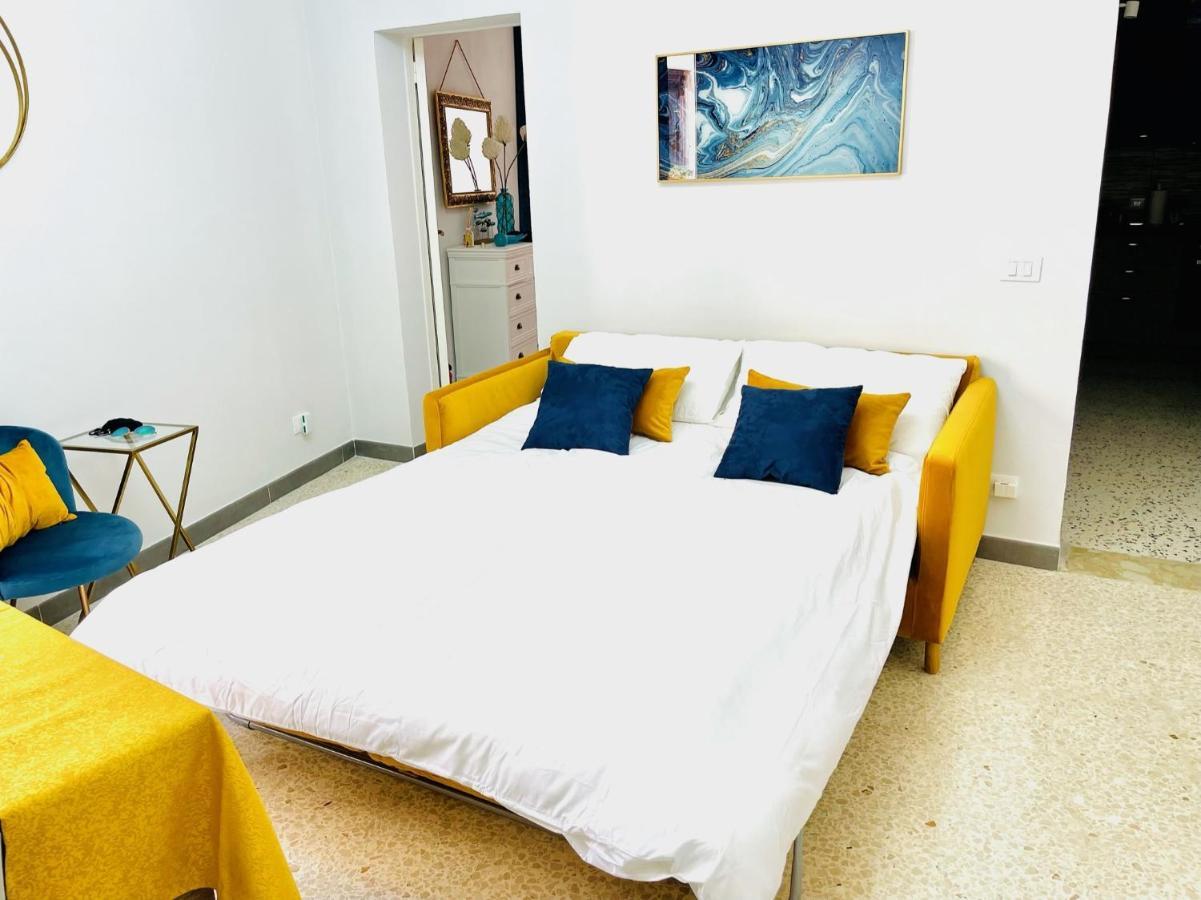 Trapani Centro Storico Apartment, Great Central Location! All New Furniture And Appliances! Екстер'єр фото