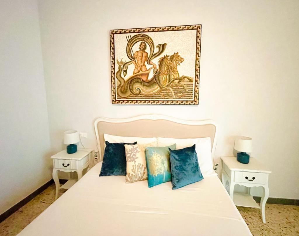 Trapani Centro Storico Apartment, Great Central Location! All New Furniture And Appliances! Екстер'єр фото